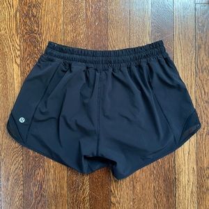 Black lulu run shorts